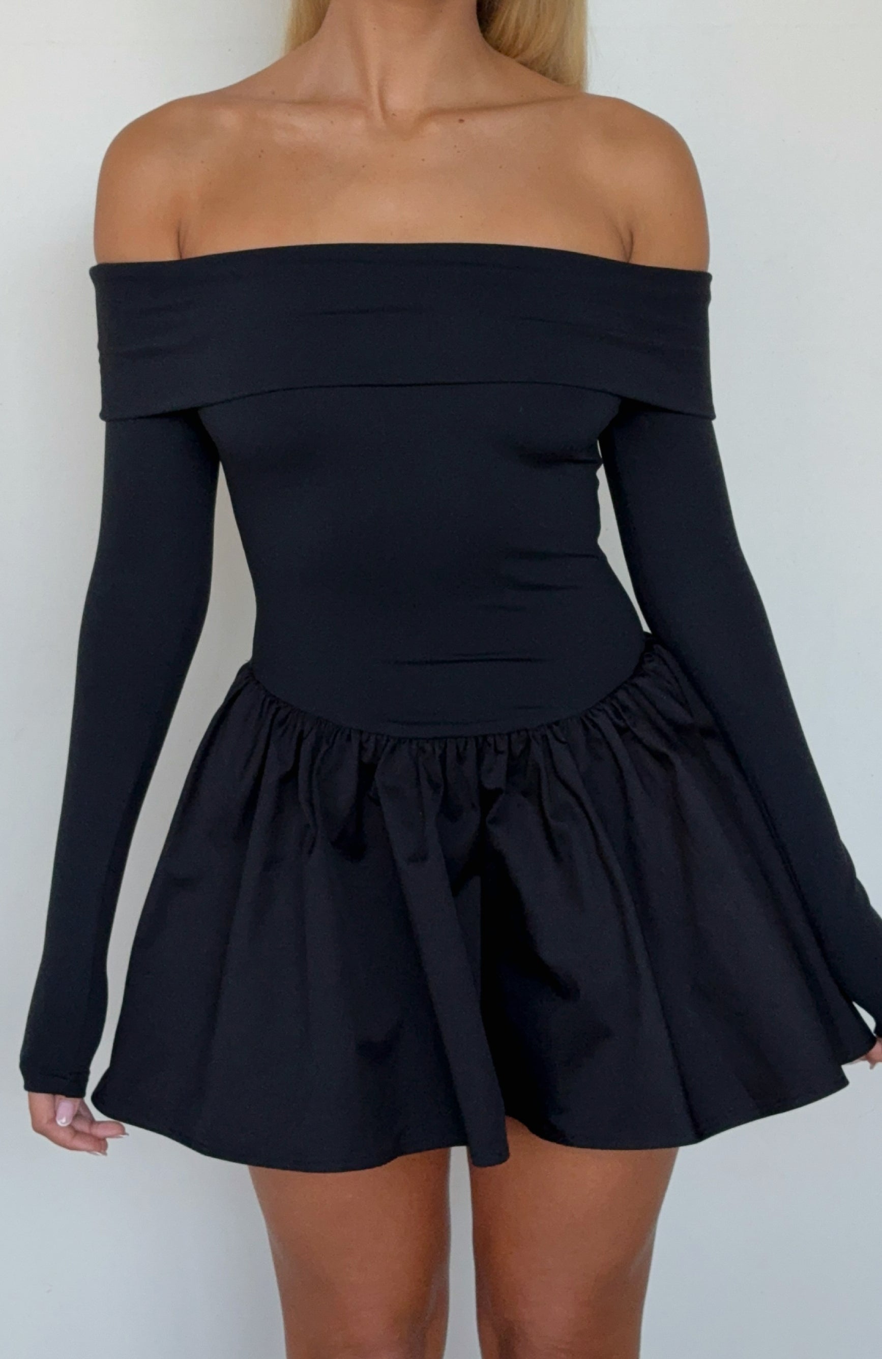 Big Reveal Long Sleeve Mini Dress Black